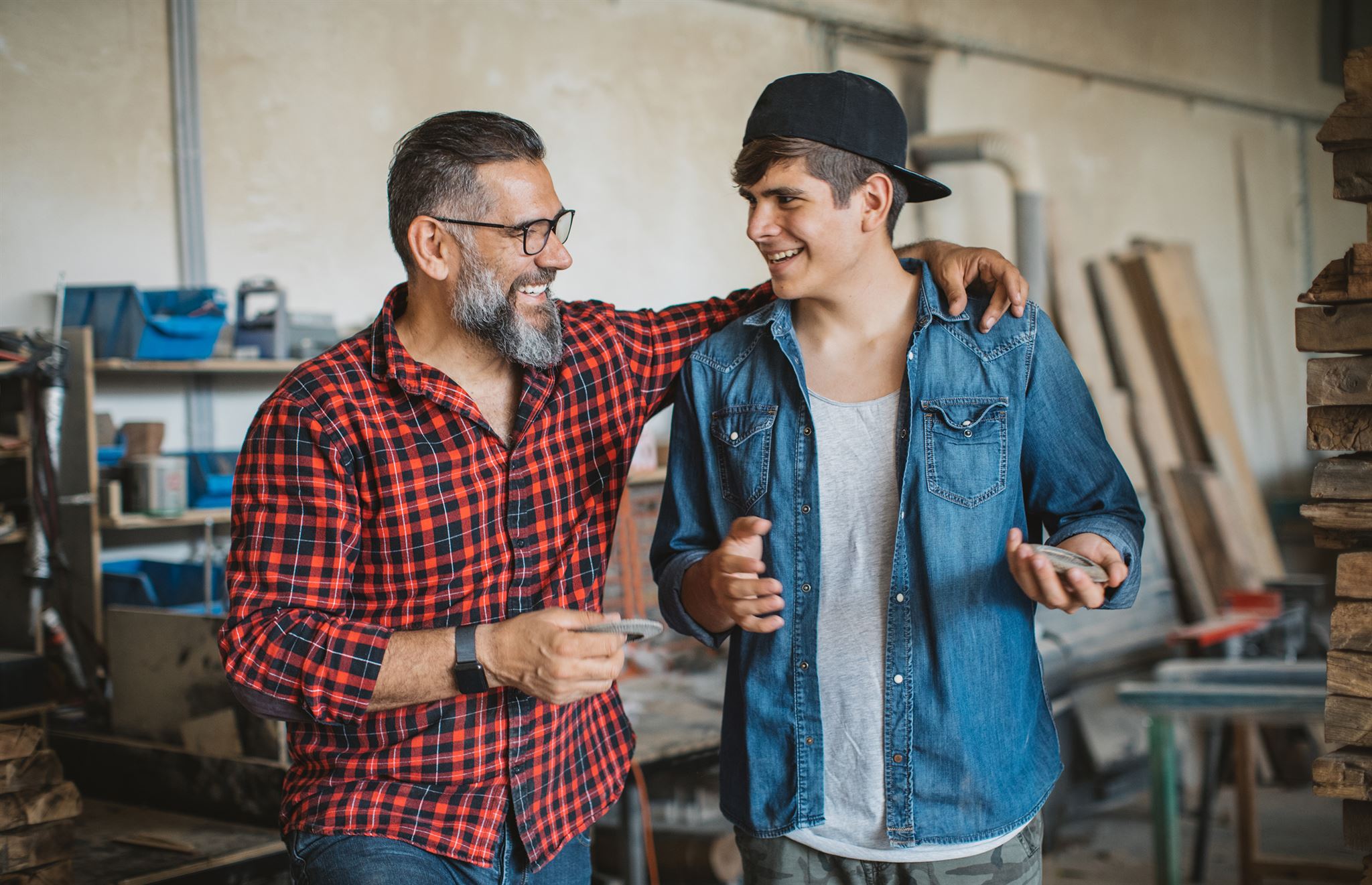 Electrician consulting with homeowner