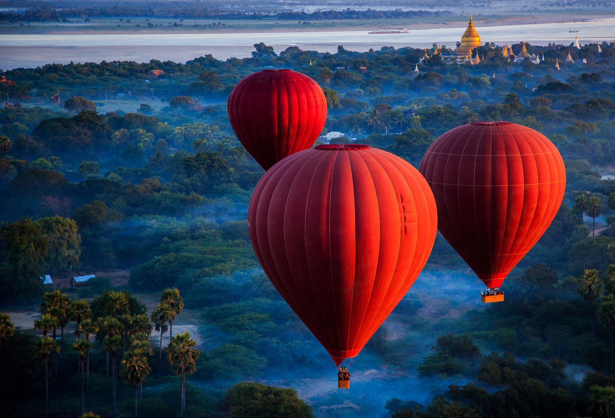Scenic hot air balloon over African savannah