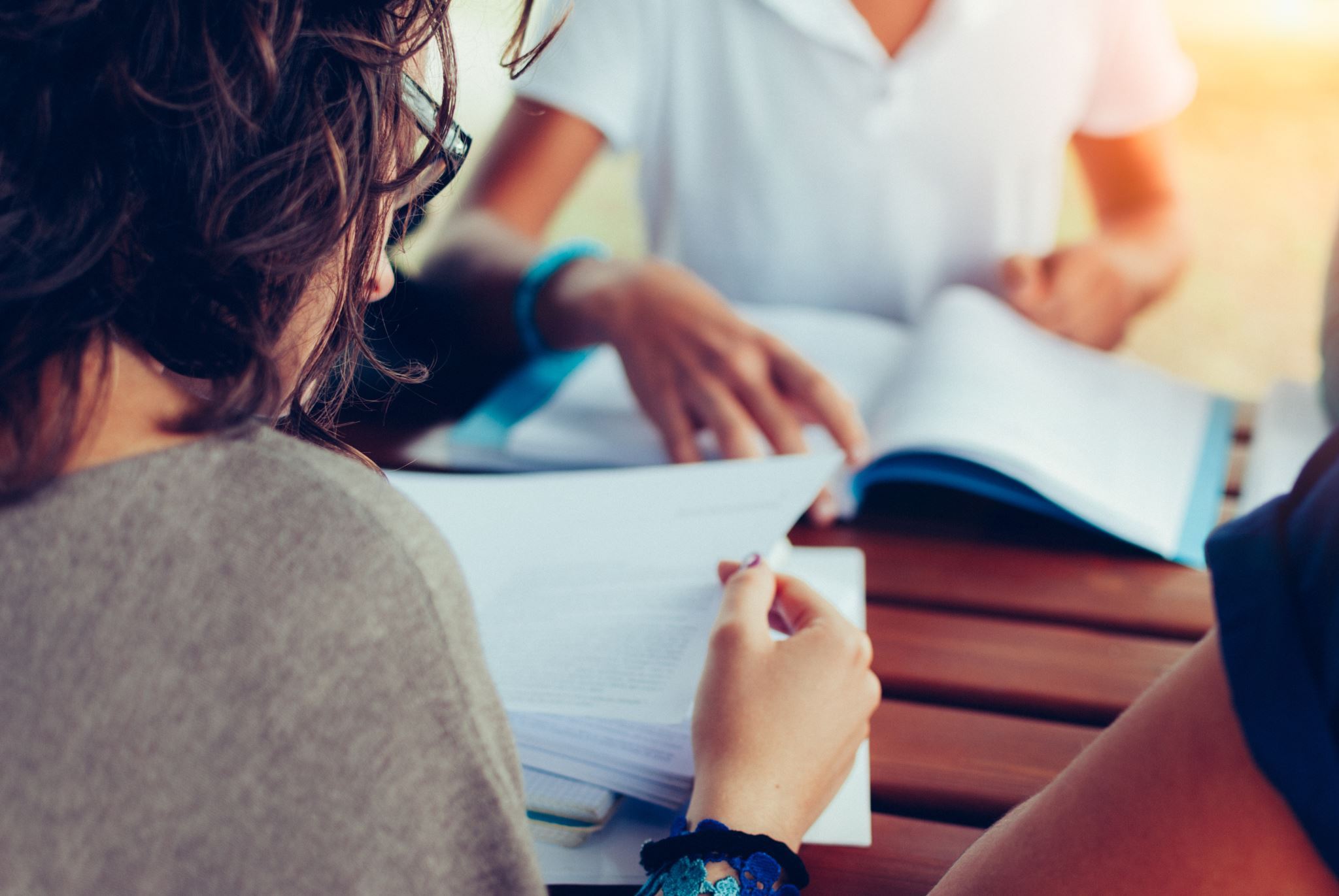Student receiving admissions guidance
